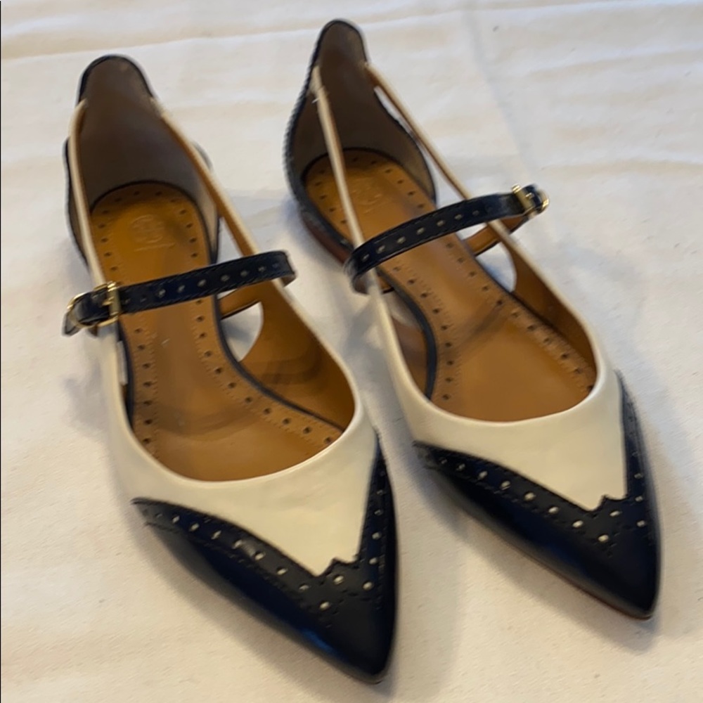 Tory Burch Sz-7 blue/white cap toe loafers w/strap